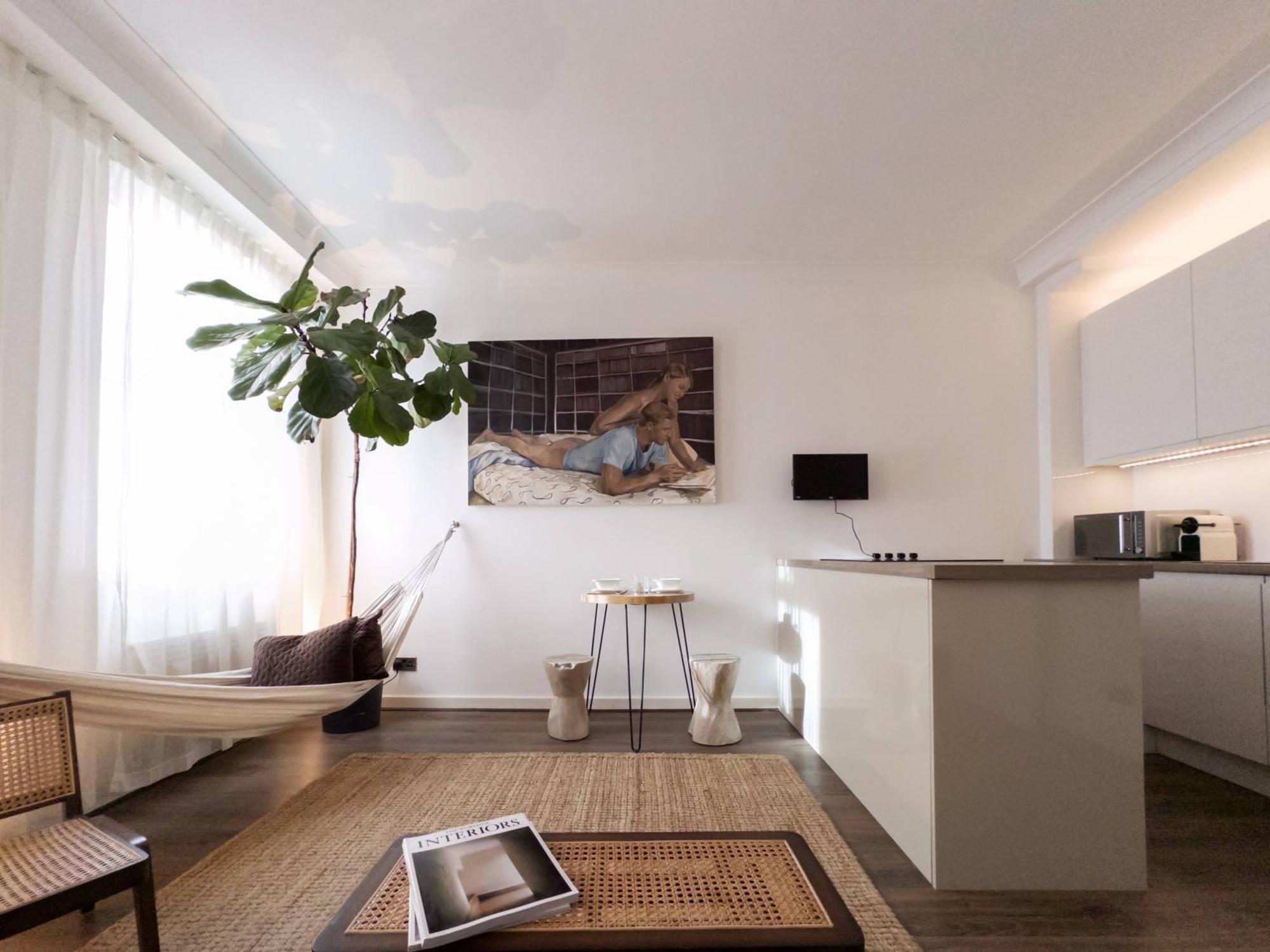 Tranquil Oasis W 100Inch Cinema & Hammock, By The Design Traveller Apartment ลอนดอน ภายนอก รูปภาพ
